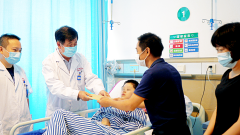 新快报：11岁女孩脑干被肿瘤“填满”危在旦夕，5次射波刀治疗保其生命